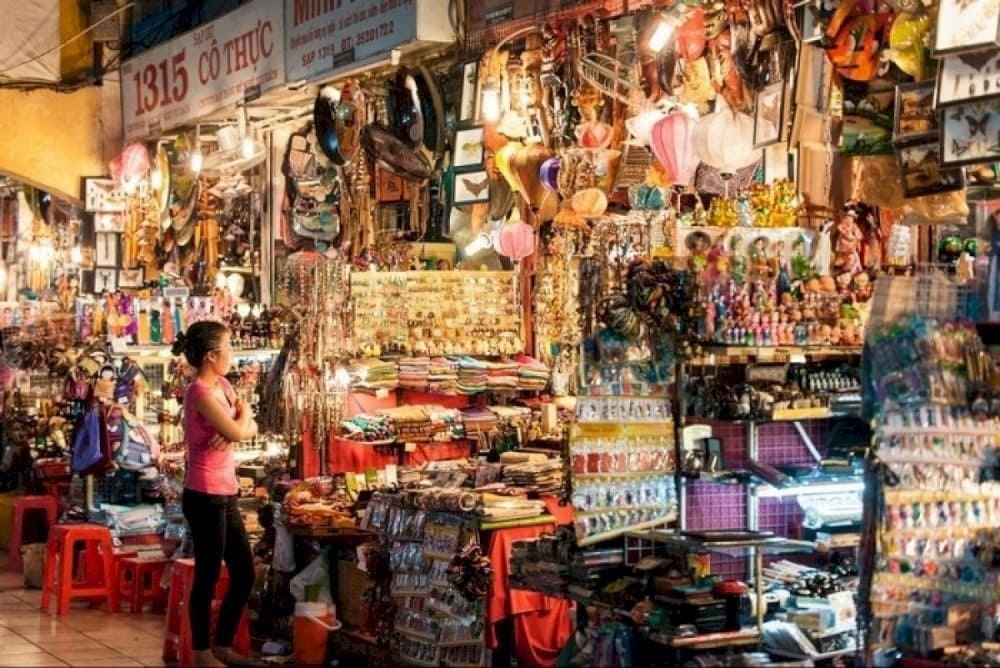 You can find crafts and souvenirs with reasonable prices at the market